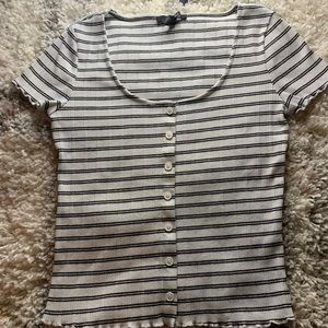 forever 21 cropped tee, black and white striped size small